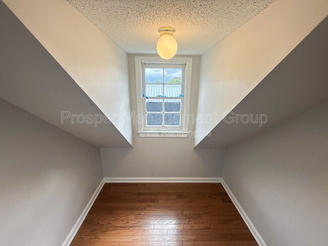 Building Photo - 40 Reid St