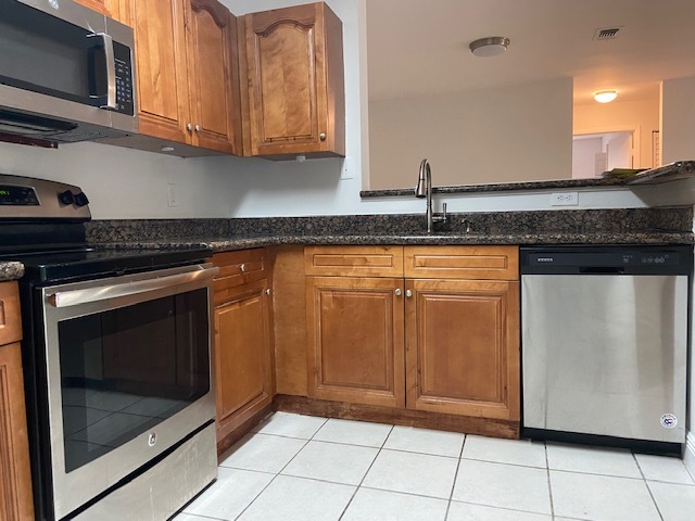 Kitchen - 11263 W Atlantic Blvd