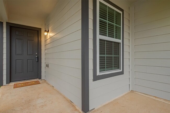 Building Photo - 13625 Goldeye Dr