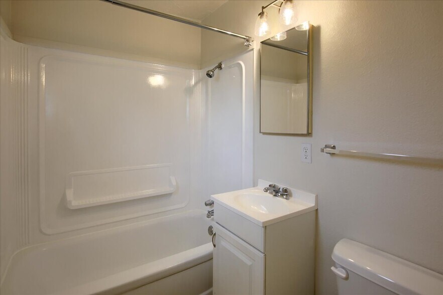 Building Photo - 1452 S 300 E