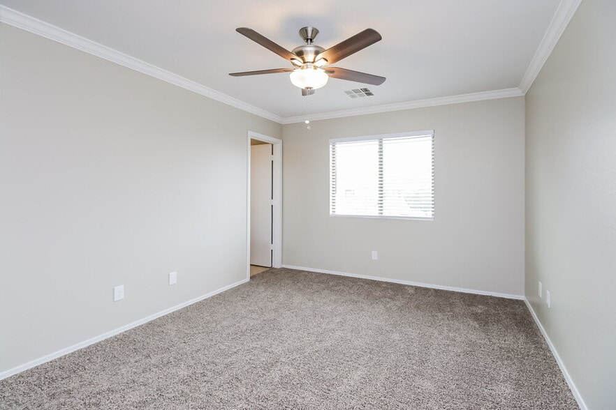 Building Photo - 2478 W Desert Spring Way