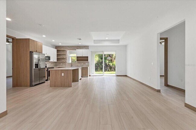 Building Photo - 405 Sunset Rd