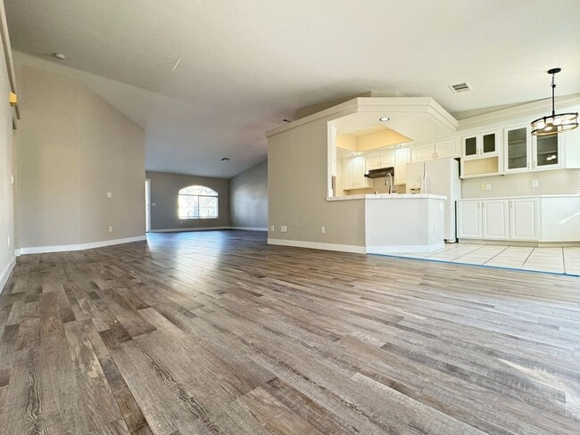 Building Photo - Newly Remolded Open Floor Plan One-Story 3 bedrooms & 2 Baths Home