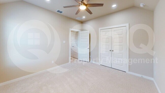 Building Photo - 714 Melody Hl Dr