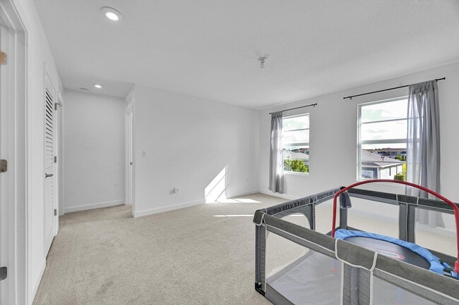 Building Photo - 14119 SW Safi Ter