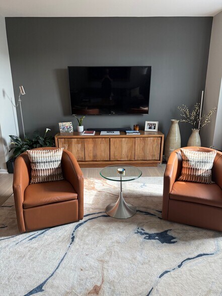 Building Photo - 2502 Rucker Ln