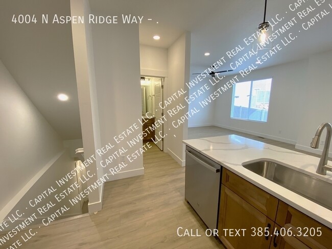 Building Photo - 4004 N Aspen Rdg Wy