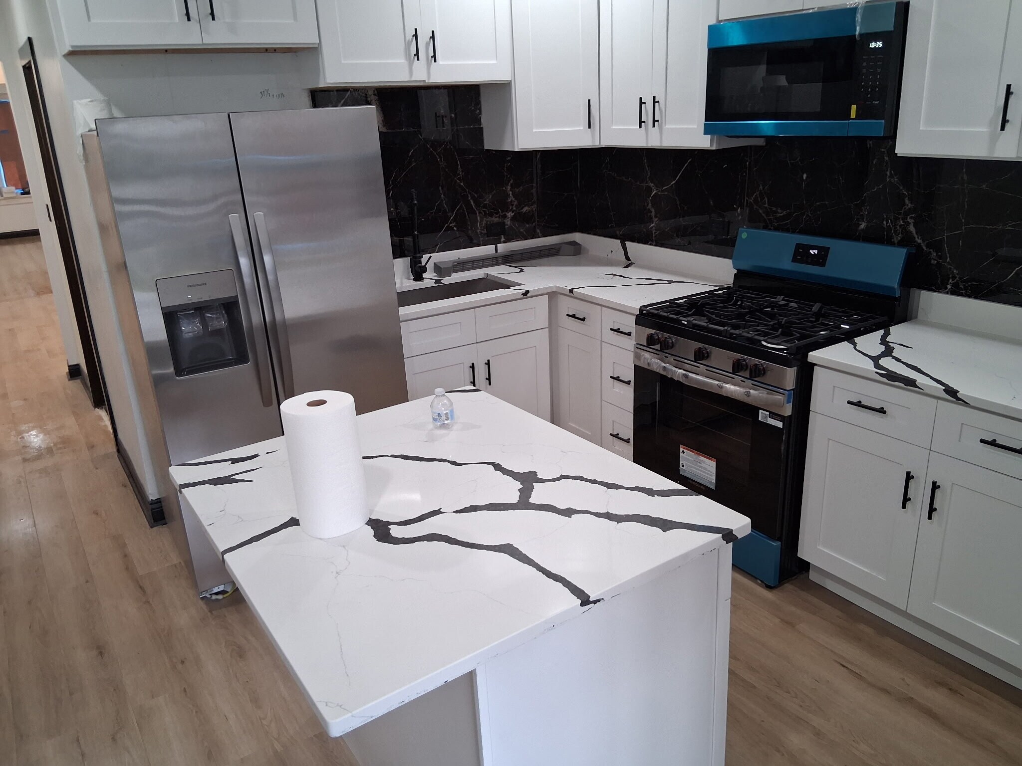 Kitchen - 5965 W Erie St