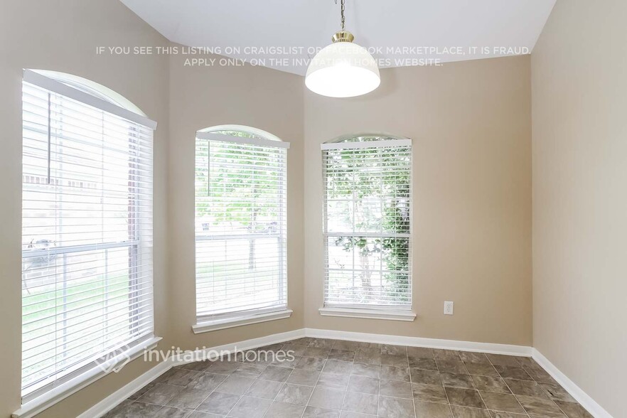 Building Photo - 12143 Landsdown Ridge Way