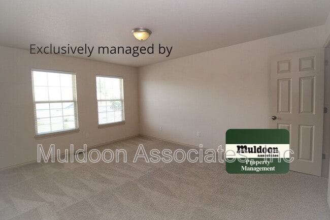 Building Photo - 5637 Cross Creek Dr