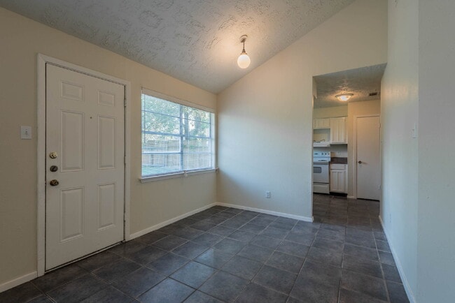 Building Photo - 8314 Poplar Ridge Ln