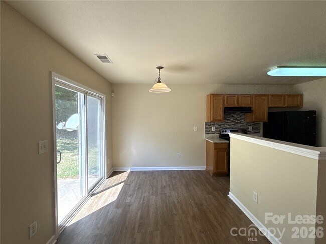 Building Photo - 6831 Sunman Rd