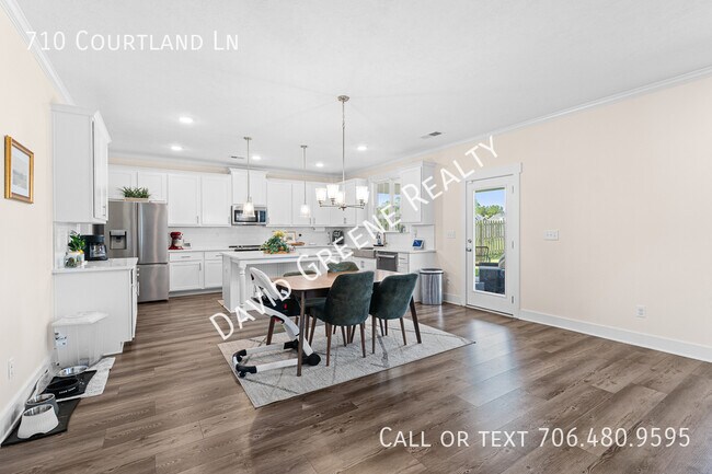 Building Photo - 710 Courtland Ln