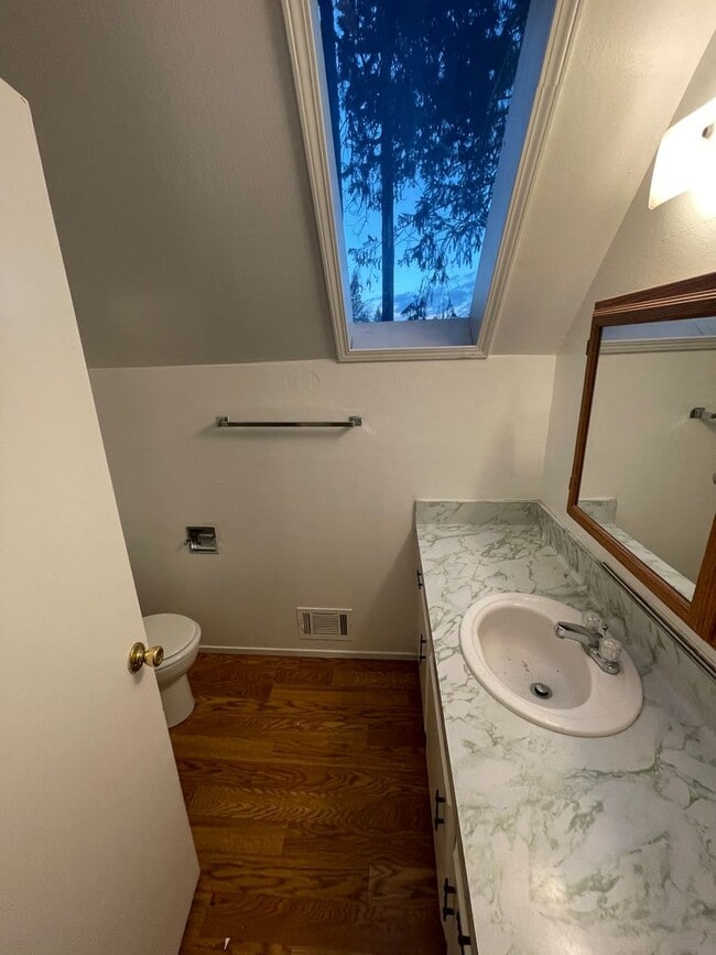 Building Photo - Two story 4 bedroom 2 bath home, Magalia
