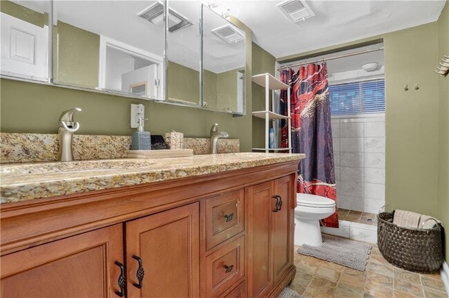 Building Photo - 843 Artwood Rd NE