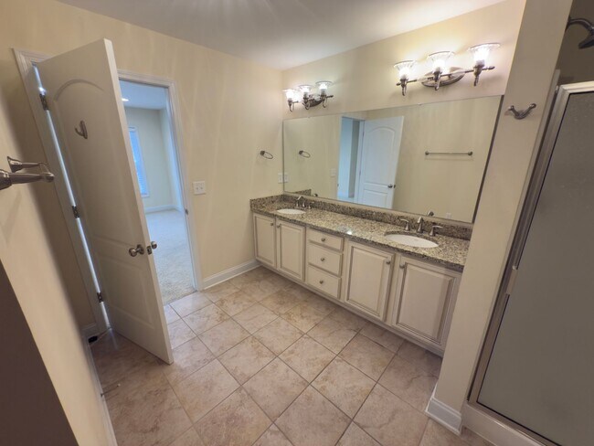 Building Photo - Christiansburg, 3 BR / 2.5 BA, Available Now
