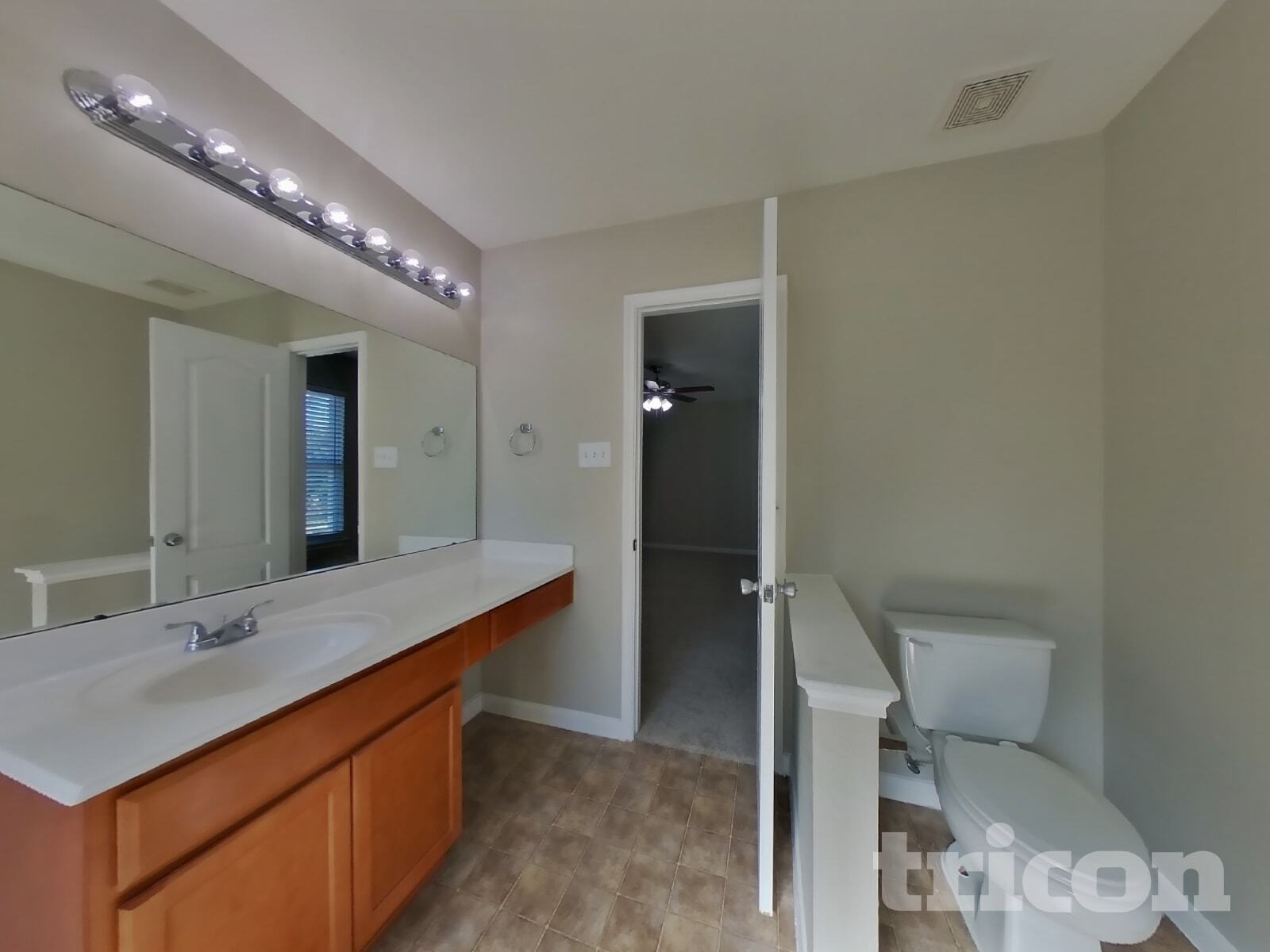 Building Photo - 10914 Tipton Oaks Dr