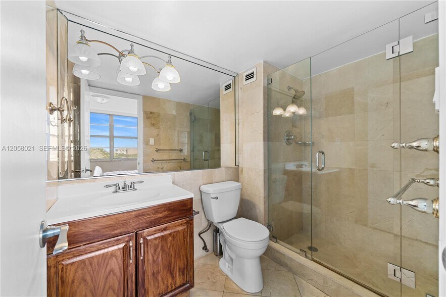 Building Photo - 18011 Biscayne Blvd