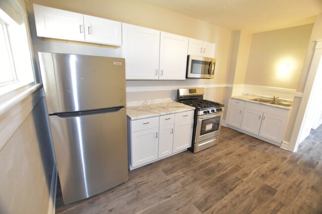Building Photo - 545 Hammond Ave
