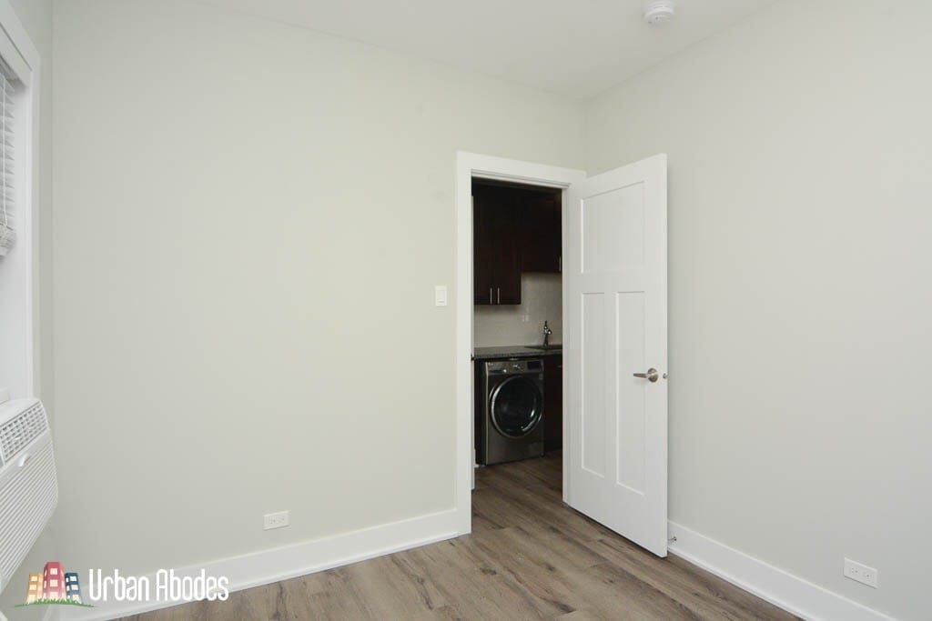 Building Photo - 727 Saint Johns Ave