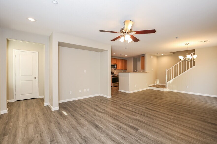 Building Photo - 10823 Mystic Shore Ave