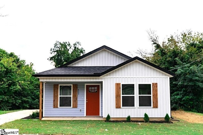 Primary Photo - 405 E Hampton Ave