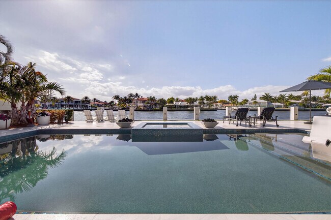 Building Photo - 3109 NE 42nd Ct