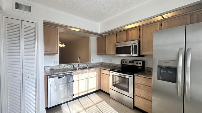 Building Photo - 13903 Timberland Dr