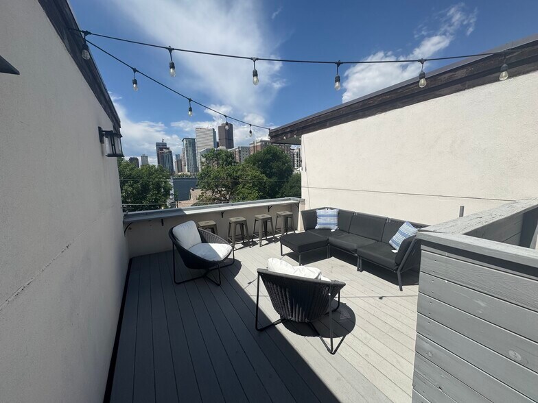 Building Photo - 441 24th St