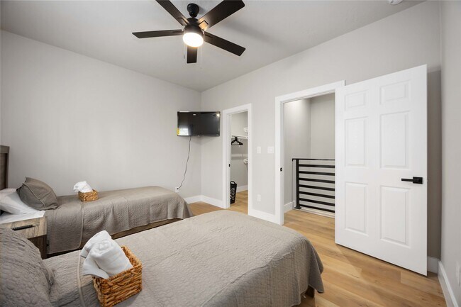 Building Photo - 2409 Dolly Wright St