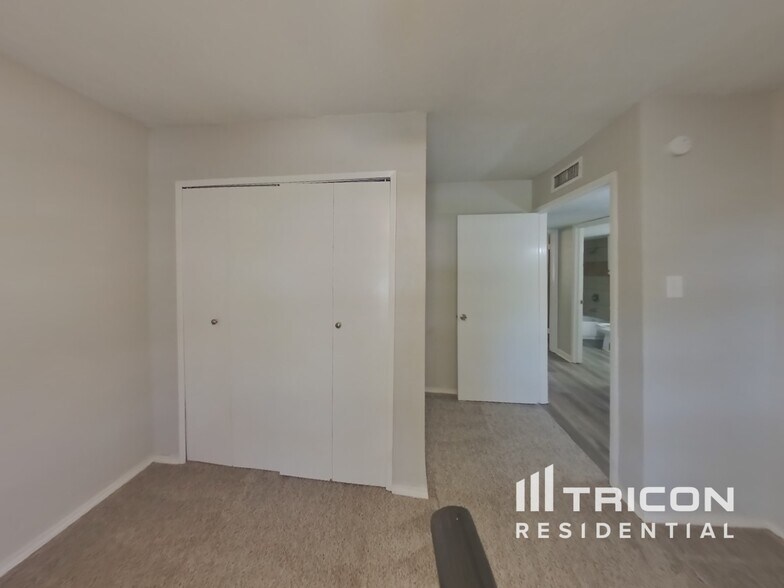 Building Photo - 1711 Pilot Way