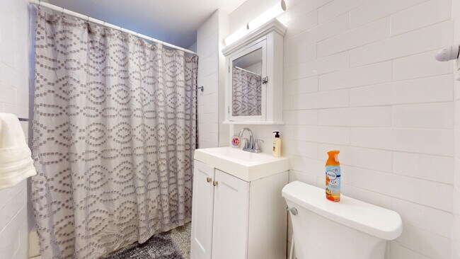 Building Photo - 282 Washington St