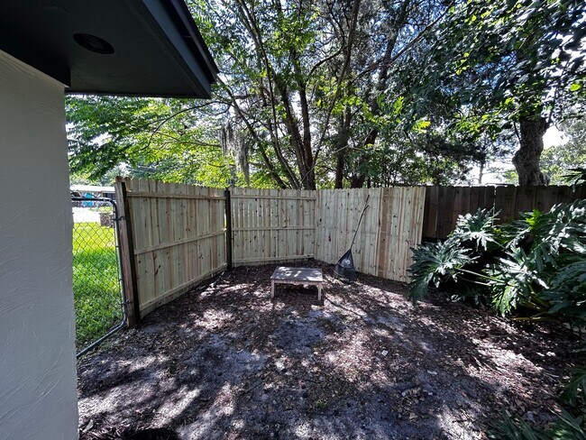 Building Photo - Charming, Newly Renovated 3-Bedroom Home w...