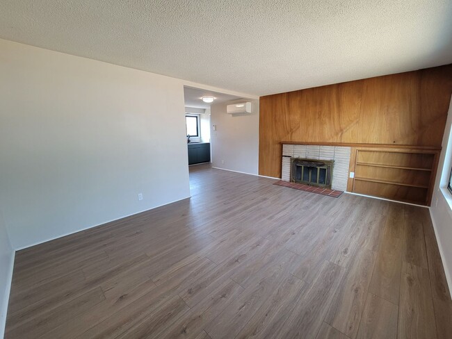 Building Photo - UPDATED Thurston 3 Bedroom HOME with LARGE...