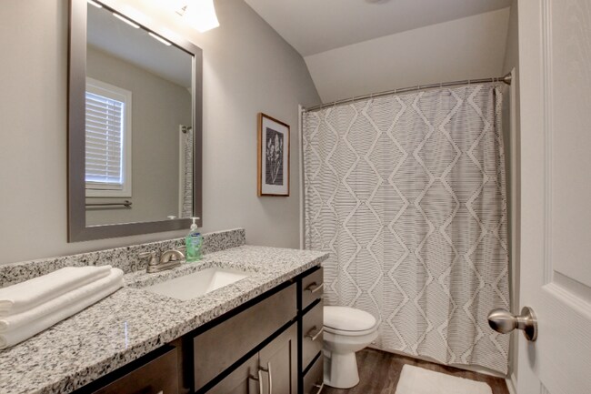 Building Photo - 1253 Dodd St