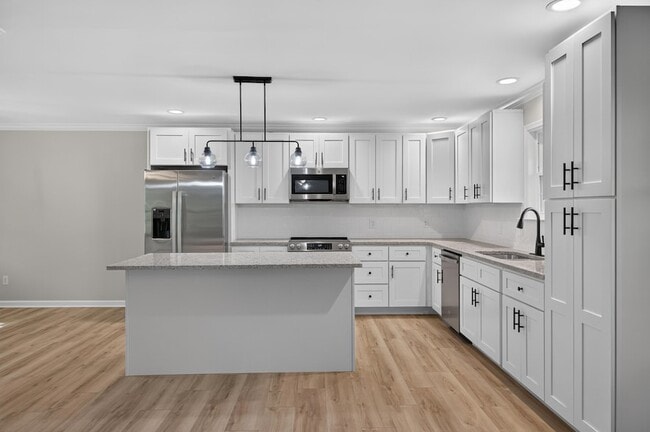 Building Photo - 9512 Heathwood Dr