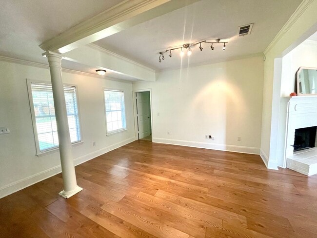 Building Photo - 3/2 Available for Rent in Oak Grove Subdiv...