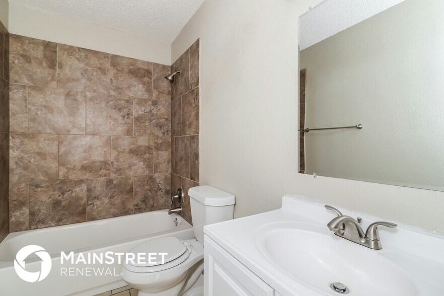 Building Photo - 2942 Mesa View Dr