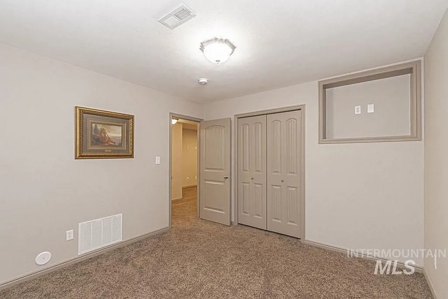 Building Photo - 2221 Frontier Dr