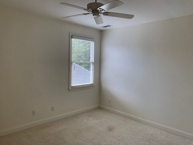 Building Photo - AVAILABLE NOW