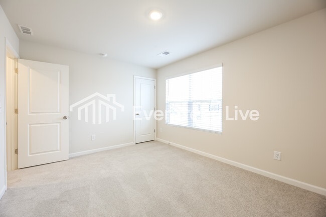 Building Photo - 4014 Rustling Grass Trl