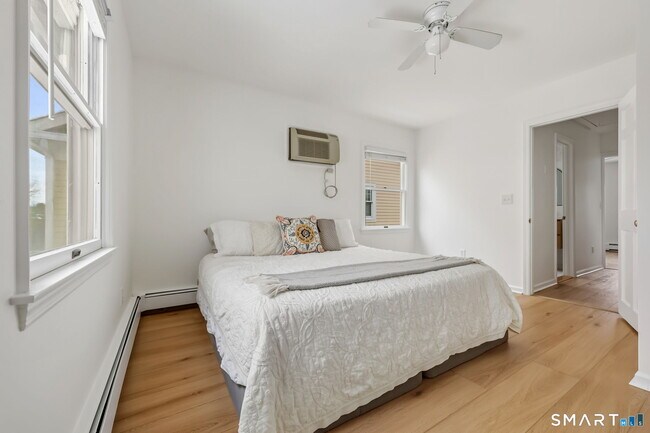 Building Photo - 19 Windy Knolls