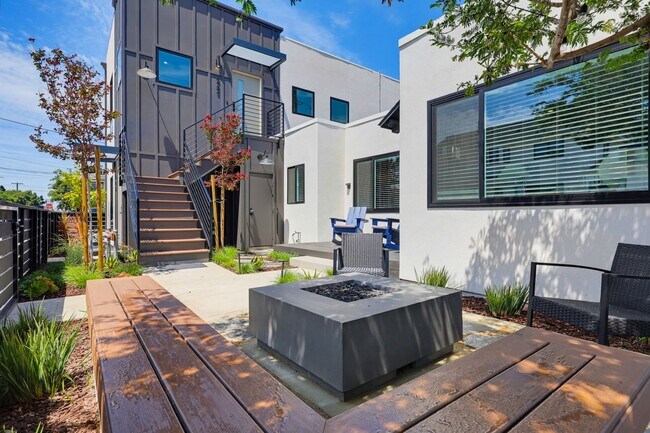 Building Photo - 426-426 Arbor Dr