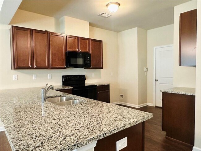 Building Photo - 244 Highland Pointe Cir E