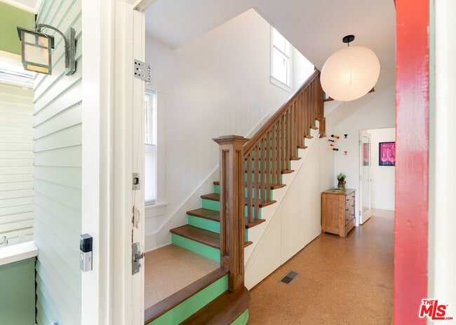 Building Photo - 5676 Hub St