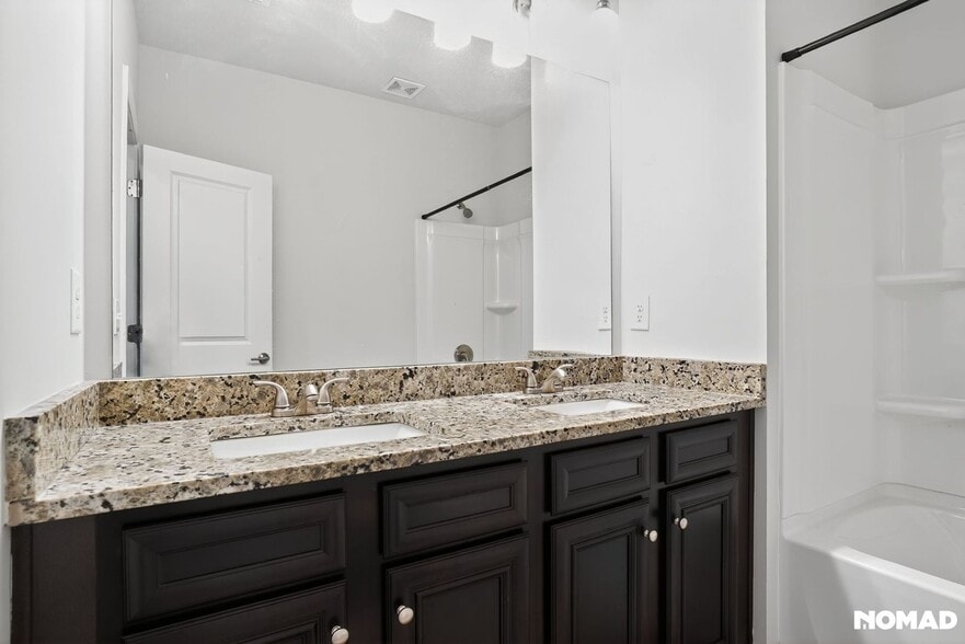 Building Photo - 3445 Sumersbe court