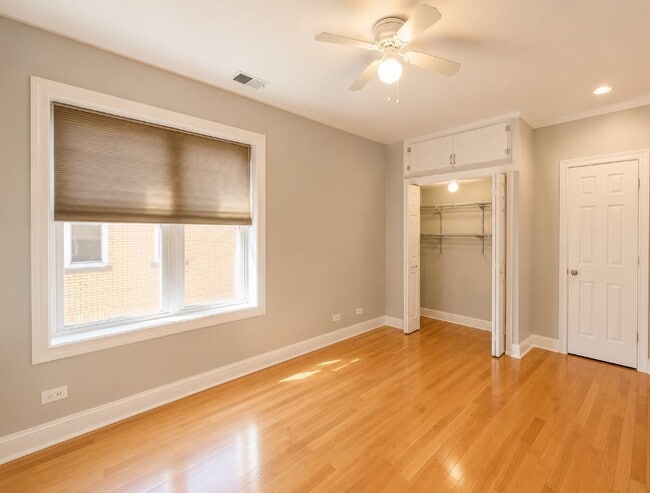 Building Photo - 4964 N Spaulding Ave