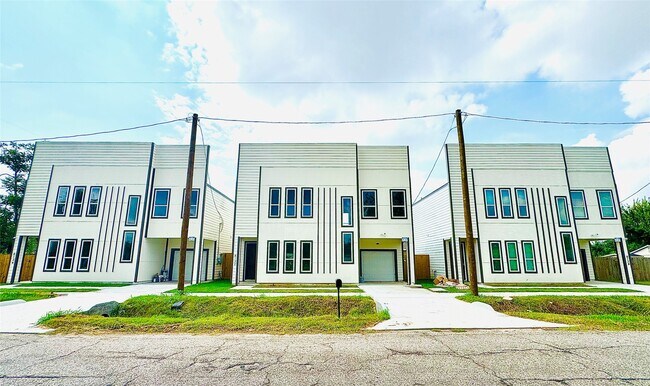 Building Photo - 8132 Penrod St