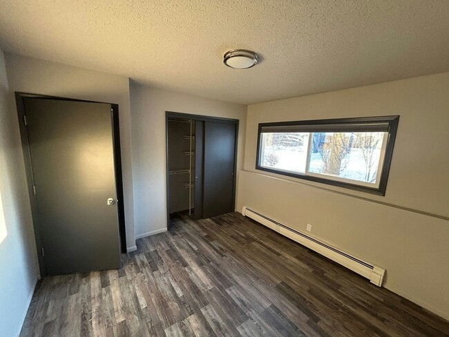 Building Photo - 2011 Salem Ct