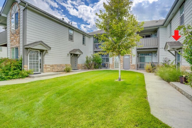 Building Photo - $2,100 - 2 Bed, 2 Bath Townhome in Thornto...